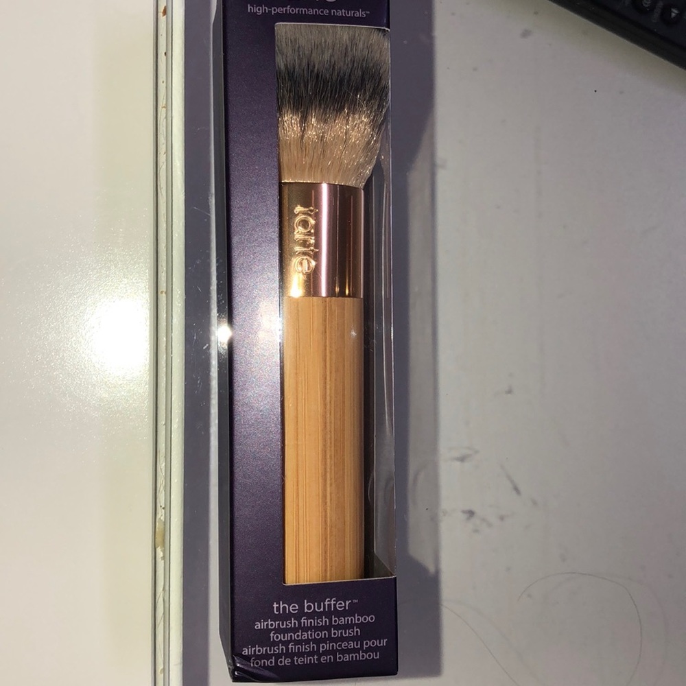 BN tarte Airbrush Buffer Brush